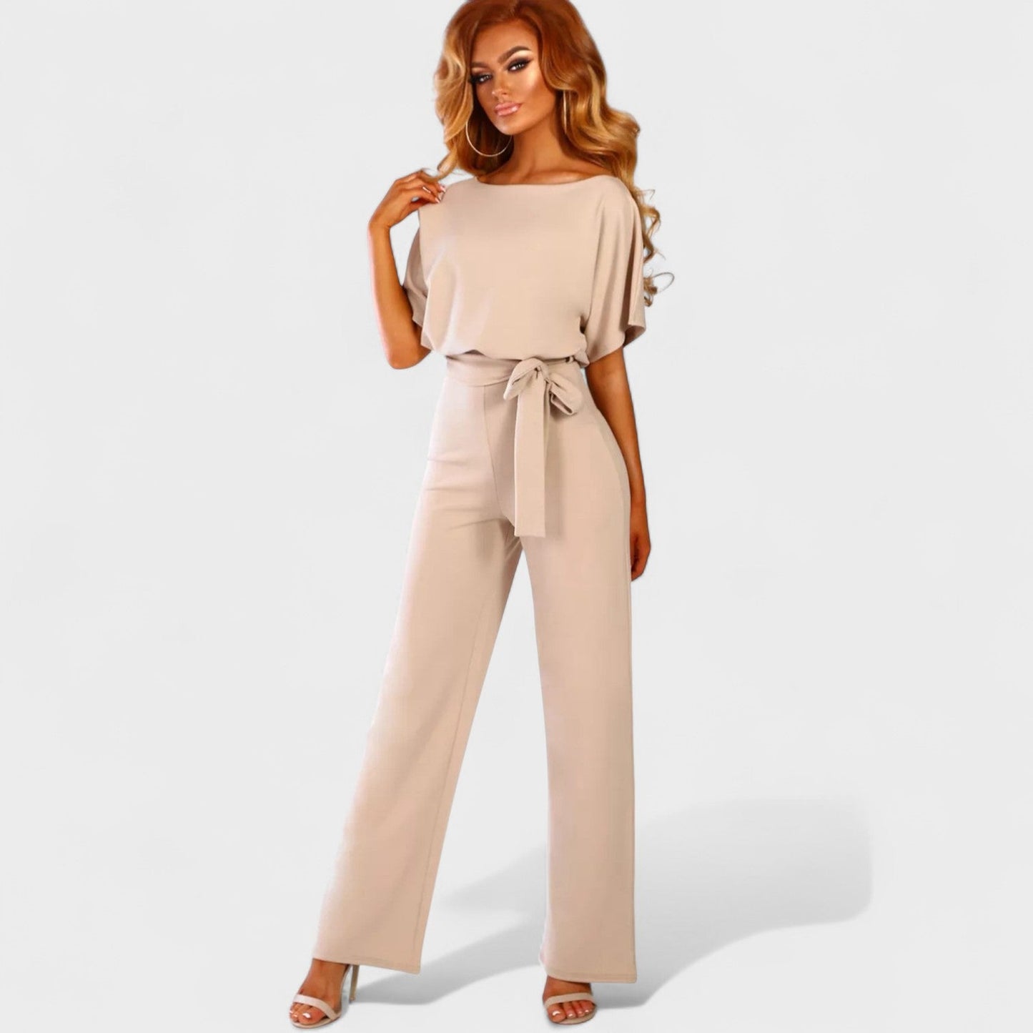 Mono elegante con pantalón amplio