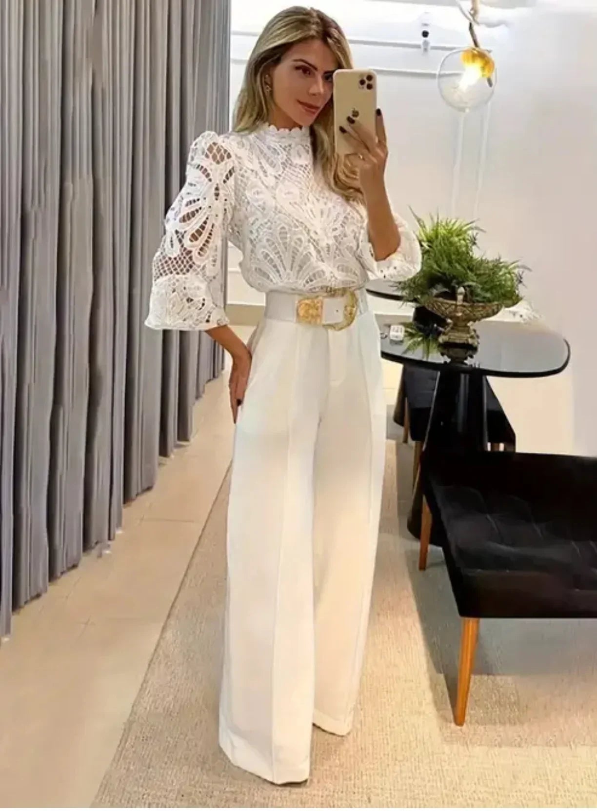 Conjunto elegante de encaje con pantalón de tiro alto