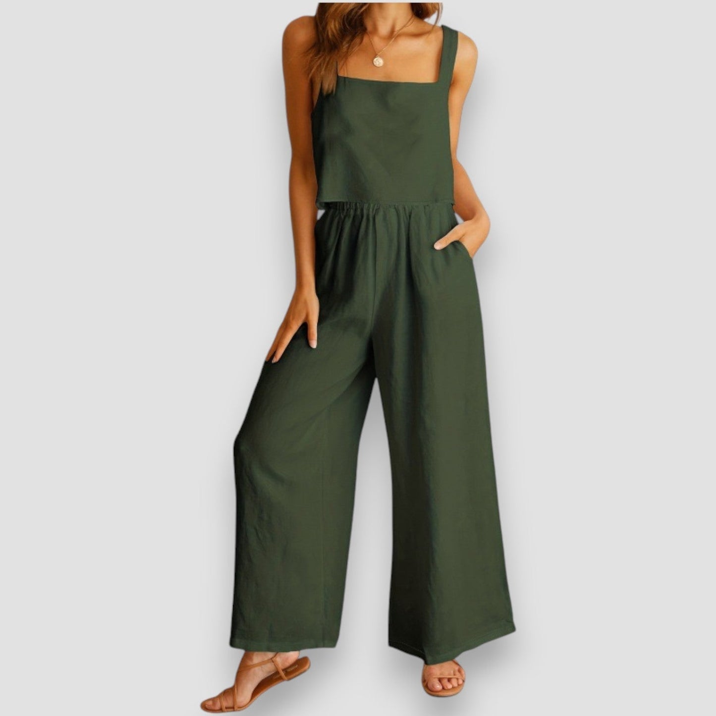 Mono de tirantes con pantalón amplio