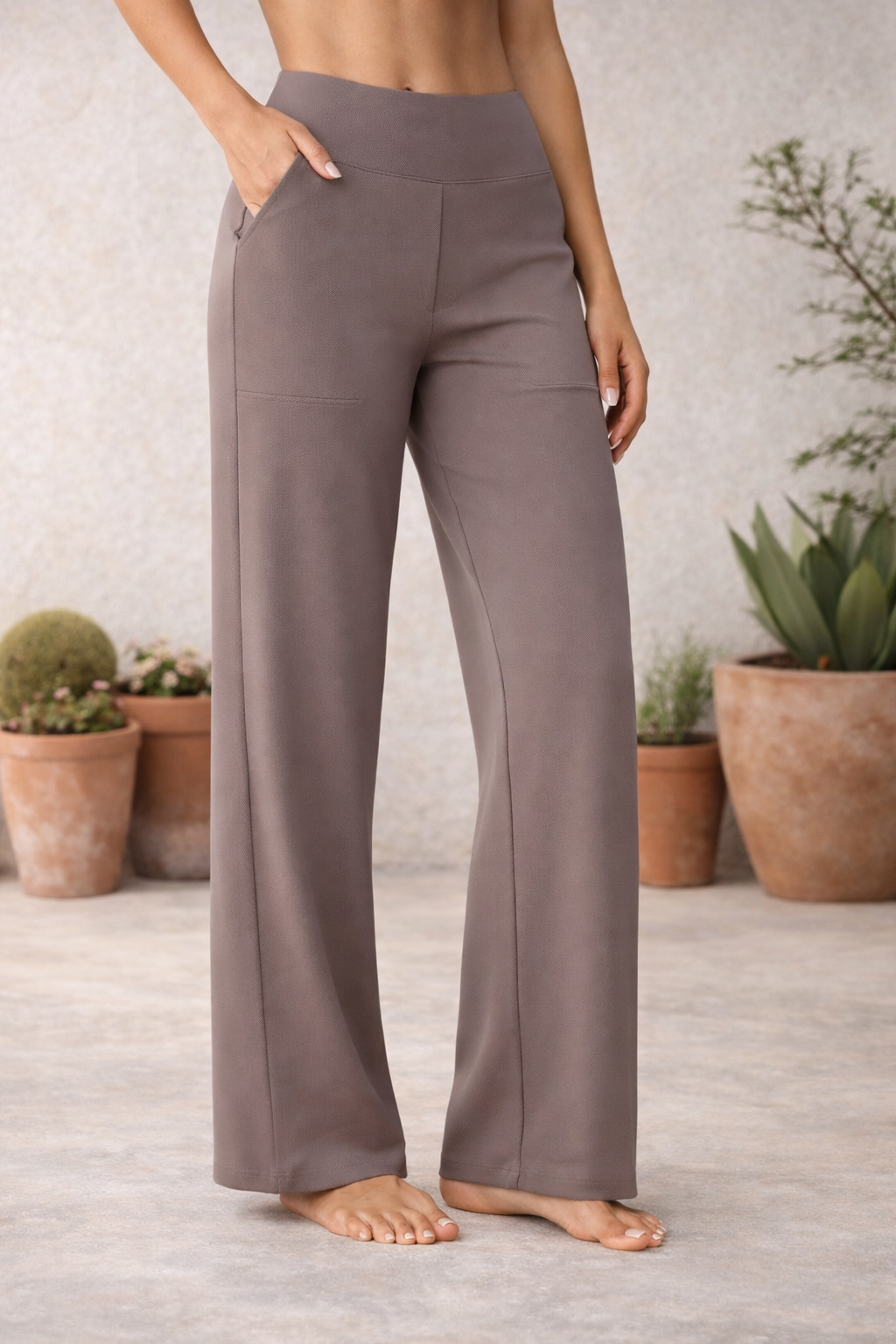 Pantalón de tiro alto con corte recto
