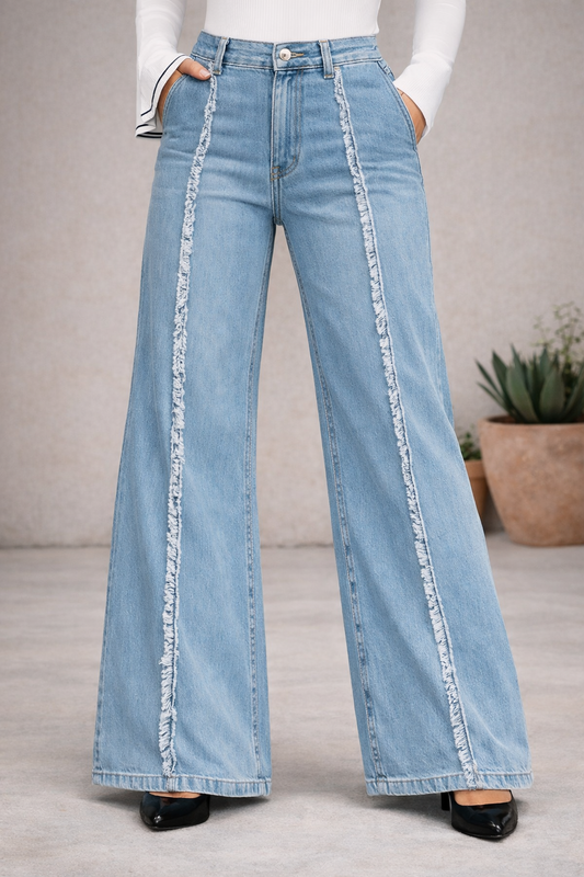 Jeans de tiro alto con pierna acampanada