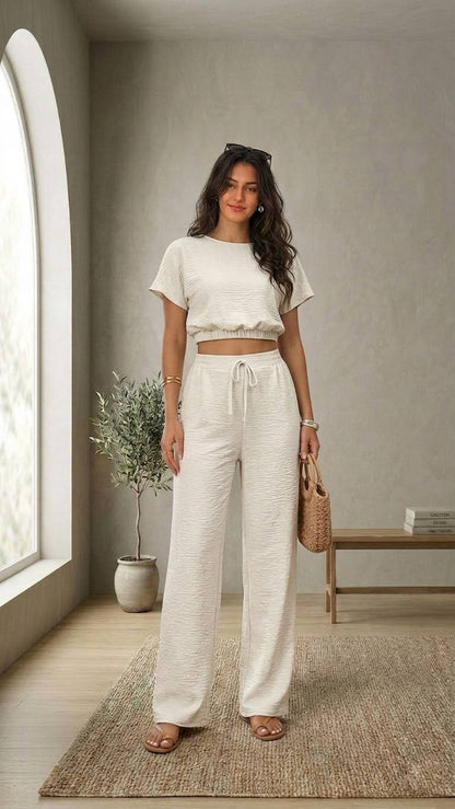Conjunto con top fluido y pantalón amplio