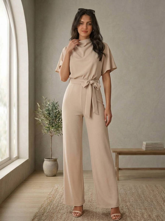 Mono elegante con pantalón amplio