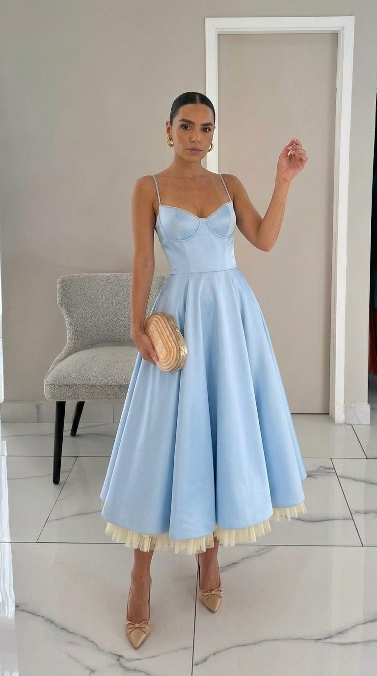 Arielle | Vestido midi sin tirantes con falda amplia