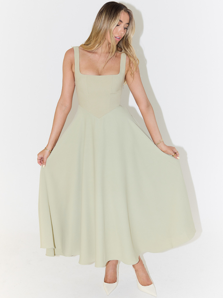Sofie | Vestido midi con escote cuadrado y falda evasé