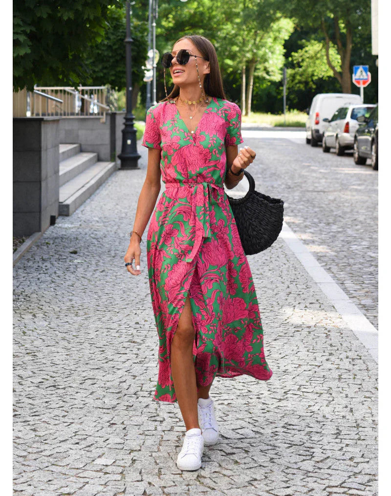 Julia | Vestido elegante con escote en V y silueta favorecedora
