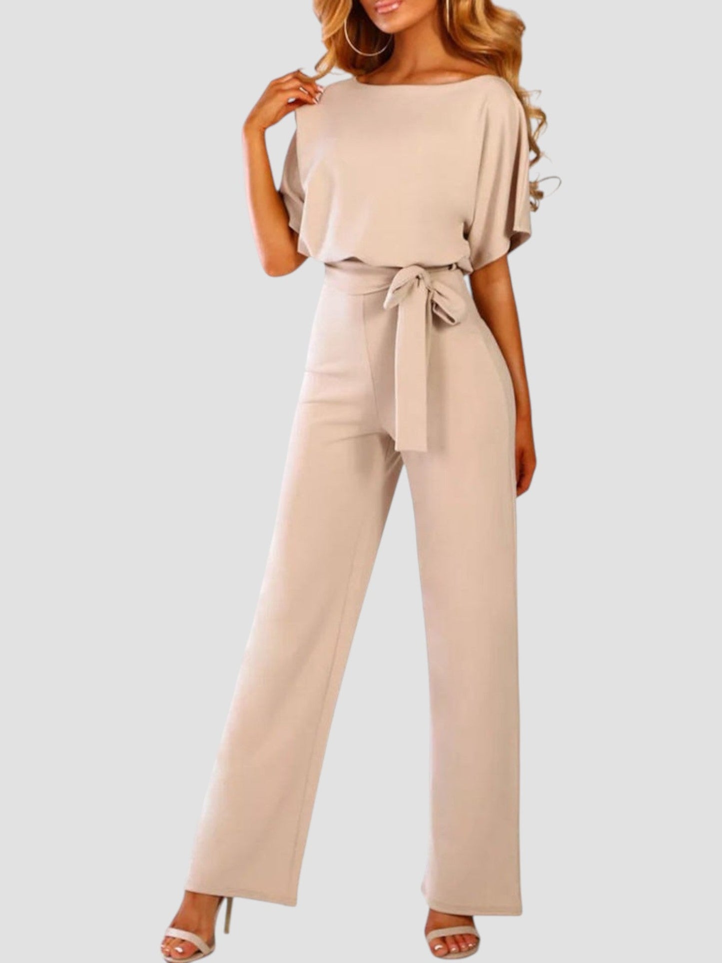 Mono elegante con pantalón amplio