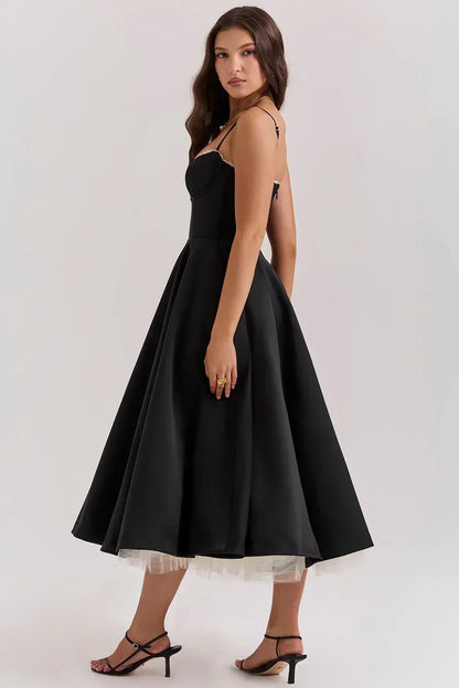 Arielle | Vestido midi sin tirantes con falda amplia