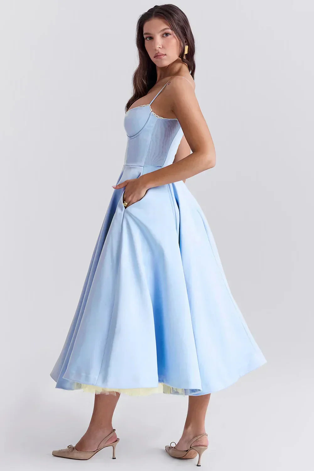 Arielle | Vestido midi sin tirantes con falda amplia