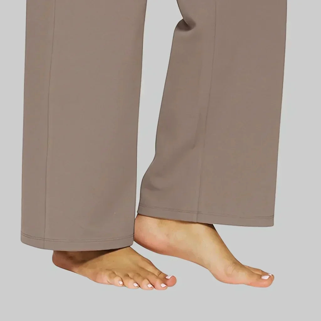Pantalón de tiro alto con corte recto