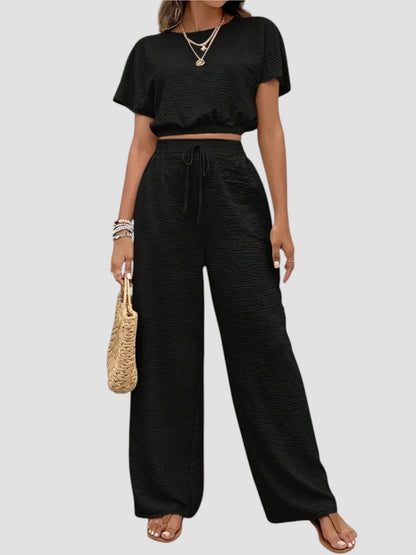Conjunto con top fluido y pantalón amplio